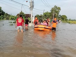 Banjir Kali Lamong Rendam 11 Desa di Gresik