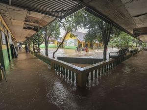 Banjir Rendam Ratusan Rumah dan Sekolah di Jambi