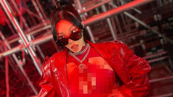7 Gaya Seksi Jessi Comeback Usai Terseret Kasus Penyerangan Fans