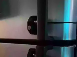 Anaknya Tak Bisa Berhenti Makan, Wanita Ini Gembok Kulkas di Rumahnya