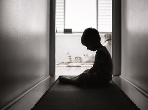 Kisah Miris 3 Bocah Terkurung 4 Tahun di Rumah gegara Ortu Masih Parno COVID Kisah Miris 3 Bocah Terkurung 4 Tahun di Rumah gegara Ortu Masih Parno COVID