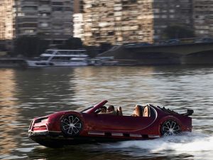 Jetcar Buatan Mesir unjuk Kemampuan di Sungai Nil