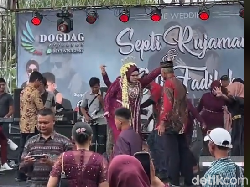 Viral Pengantin Wanita Tiba-tiba Naik Panggung Hiburan dan Kesurupan