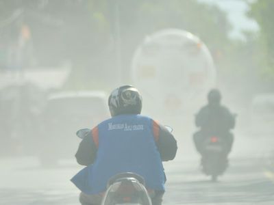 Material Pertambangan Tumpah di Jalanan Padang, Bikin Polusi Udara