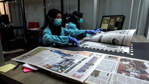 Melihat Proses Digitalisasi Koran di Monumen Pers Nasional