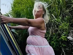 Turis Tewas Saat Keluar Kereta untuk Selfie