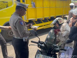 2 Ribu Pelanggaran Lalin Ditemukan saat Operasi Semeru di Kota Blitar 2 Ribu Pelanggaran Lalin Ditemukan saat Operasi Semeru di Kota Blitar