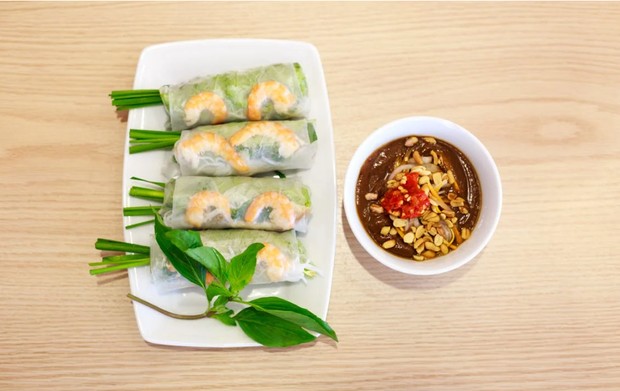 Rice paper roll ini ringan tapi tetap bikin kenyang