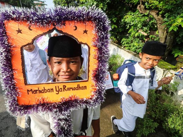 Antusias Pelajar Gelar Pawai Sambut Ramadan