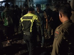 Cerita Bripka Darto Selamatkan Pemuda Tidur di Rel KA Hendak Bunuh Diri