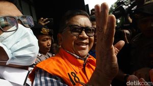 Ekspresi Hasto Usai Dicecar 52 Pertanyaan oleh Penyidik KPK