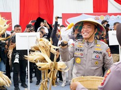 Irwasum Polri dan Wamentan Pimpin Panen Raya Serentak Jagung di Madiun