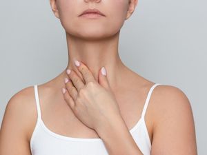 Jerawat di Leher: Penyebab, Cara Mengatasi, dan Mencegahnya Jerawat di Leher: Penyebab, Cara Mengatasi, dan Mencegahnya