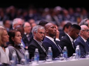Drogba Bela Mourinho: Ayah Saya Bukan Seorang Rasis Drogba Bela Mourinho: Ayah Saya Bukan Seorang Rasis