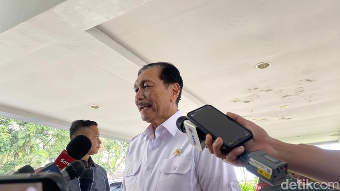 Ketua Dewan Ekonomi Nasional (DEN), Luhut Binsar Pandjaitan di Akmil Magelang, Rabu (26/2/2025). Ketua Dewan Ekonomi Nasional (DEN), Luhut Binsar Pandjaitan di Akmil Magelang, Rabu (26/2/2025).