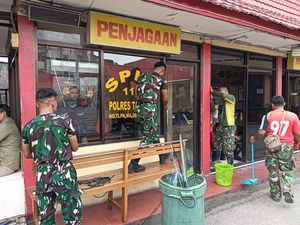 Kodam Mulawarman Perbaiki Mapolres Tarakan Usai Diserang Oknum TNI Kodam Mulawarman Perbaiki Mapolres Tarakan Usai Diserang Oknum TNI