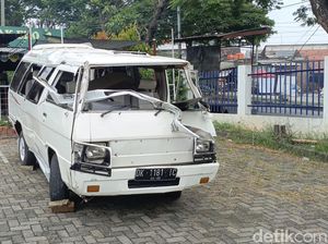 Horor Mobil Rombongan Murid TK Terguling 2 Kali Dihajar Truk di Jalur Silayur Horor Mobil Rombongan Murid TK Terguling 2 Kali Dihajar Truk di Jalur Silayur