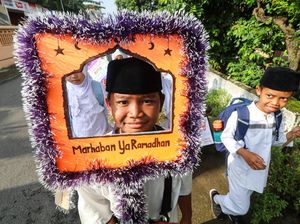 Madrasah Ibtidaiyah Gelar Pawai untuk Sambut Ramadan Madrasah Ibtidaiyah Gelar Pawai untuk Sambut Ramadan