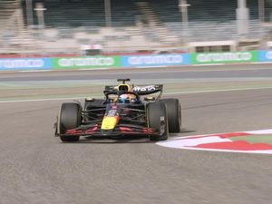 Video: Max Verstappen Uji Coba Mobil Red Bull Baru RB21 di Bahrain Video: Max Verstappen Uji Coba Mobil Red Bull Baru RB21 di Bahrain