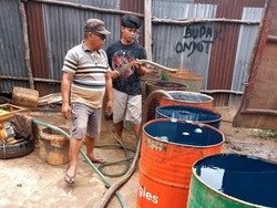 Polisi Gerebek Gudang BBM Oplosan di Muaro Jambi, 6 Pelaku Ditangkap