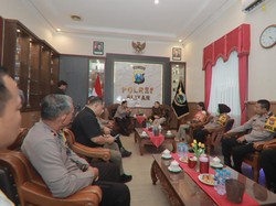 Jalin Sinergitas, Konjen Australia Kunjungi Polres Blitar