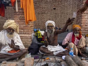 Potret Umat Hindu di Nepal Rayakan Festival Shivaratri