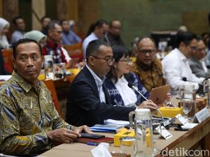 Rapat Perdana Mendikti Brian Yuliarto dengan Komisi X Digelar Tertutup