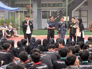 Antusiasme Siswa di SMKN 4 Kota Bandung Belajar Literasi Digital Antusiasme Siswa di SMKN 4 Kota Bandung Belajar Literasi Digital