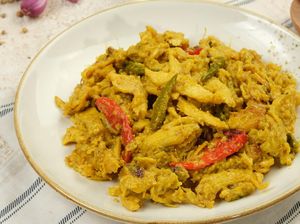 Resep Oseng Ayam Bumbu Kuning, Lauk Praktis Untuk Sahur Resep Oseng Ayam Bumbu Kuning, Lauk Praktis Untuk Sahur