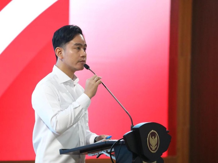 Retret Kepala Daerah Wakil Presiden RI Gibran Rakabuming Raka menjadi pemateri di Akmil Magelang, Rabu (26/2/2025).