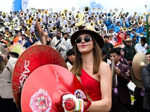 Ribuan Musisi Semarakkan Pembukaan Karnaval Bolivia