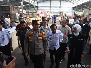 Forkopimda Kota Malang Sidak Pasar Pastikan Harga Stabil Jelang Puasa Forkopimda Kota Malang Sidak Pasar Pastikan Harga Stabil Jelang Puasa