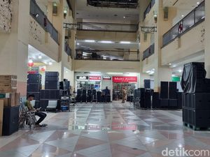 Curhat Pedagang di Glodok Plaza Usai Kebakaran: Sehari Cuma 3 Pembeli Curhat Pedagang di Glodok Plaza Usai Kebakaran: Sehari Cuma 3 Pembeli