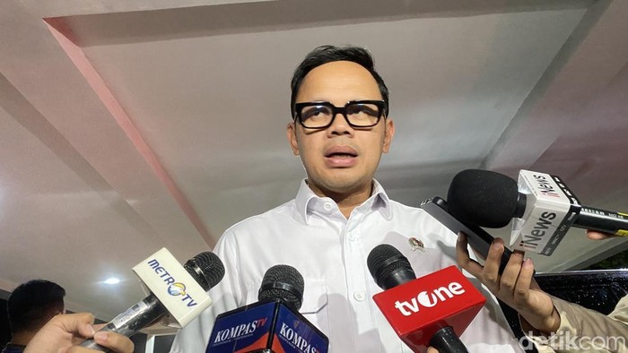 Wamendagri Wakil Menteri Dalam Negeri (Wamendagri) Bima Arya Sugiarto di Akmil Magelang, Selasa (25/2/2025).