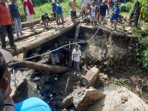 Jembatan Penghubung 12 Desa di Larantuka Kembali Rusak, Arus Lalin Tersendat