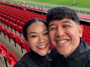 Foto Yura Yunita Kunjungi Old Traffod, Pakai Jersey MU Yura Yunited Foto Yura Yunita Kunjungi Old Traffod, Pakai Jersey MU Yura Yunited