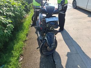 Tabrakan Adu Banteng Motor di Kendal, 2 Orang Tewas