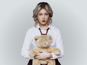 Audi Kirana Rilis Shell of a Man, Lagu Rock soal Isu Impostor Syndrome Audi Kirana Rilis Shell of a Man, Lagu Rock soal Isu Impostor Syndrome