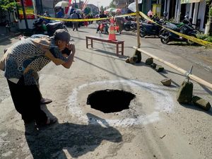 Muncul Sinkole di Jalanan Tulungagung, Ini Penampakannya