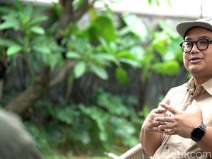 Formula Tuku Memikat Warga, dari Kedai Kecil hingga Beli Stasiun