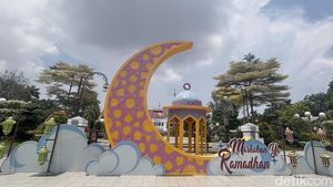 Ornamen Sambut Ramadan di Surabaya