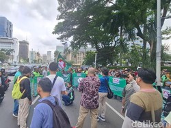 Ojol Demo di Patung Kuda Tolak Sistem Aceng, Slot, dan Promo Merugikan