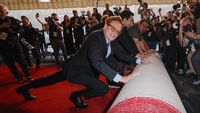 Gaya Pembawa Acara Conan OBrien Ikut Bantu Gelar Karpet Merah Oscar
