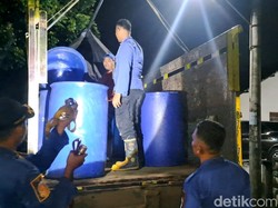 Polisi Gerebek Home Industry Arak di Jombang