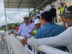 Putra BJ Habibie Terpukau Lihat Stadion GBH Parepare Usai Direnovasi Putra BJ Habibie Terpukau Lihat Stadion GBH Parepare Usai Direnovasi