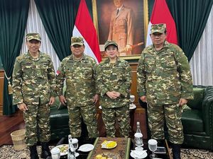 Elite PD Nilai Ada Energi pada Momen Hangat Prabowo-SBY-Jokowi-Puan Elite PD Nilai Ada Energi pada Momen Hangat Prabowo-SBY-Jokowi-Puan