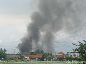 Tangki Kilang Pertamina Cilacap Dikabarkan Terbakar, Asap Masih Mengepul Tangki Kilang Pertamina Cilacap Dikabarkan Terbakar, Asap Masih Mengepul