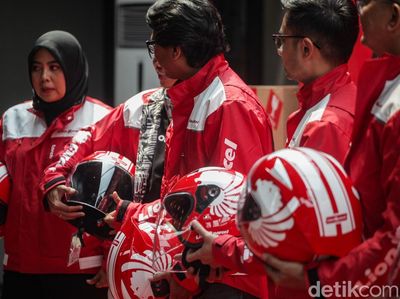 Kurir Ekspedisi Lion Parcel Beratribut Baru