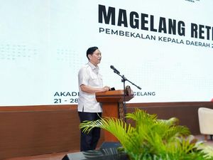 Luhut di Retret Kepala Daerah: Tanpa Efisiensi, Mustahil Bisa Melangkah Jauh