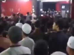 Viral Massa Teriak Takbir Geruduk Tempat Hiburan Malam di Jember